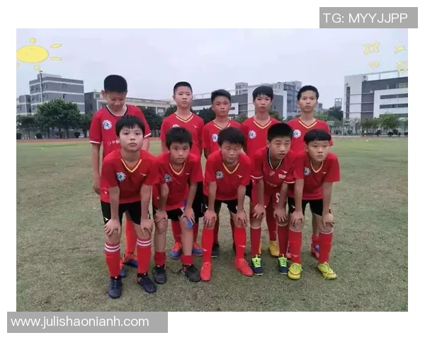 高性能足球服饰材料如何提升运动员的比赛表现与舒适度