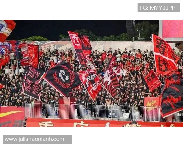 重庆足球队灵活性引发热议球迷与专家观点大碰撞 重庆足球队灵活性引发热议球迷与专家观点大碰撞